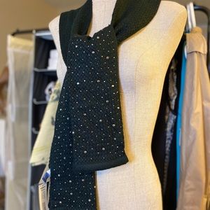 NWT Vera Wang Sequin Knit Scarf